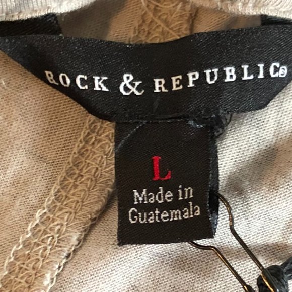 SUPER CUTE LONG SLEEVE SKULL TSHIRT NWT SIZE L - Picture 5 of 6